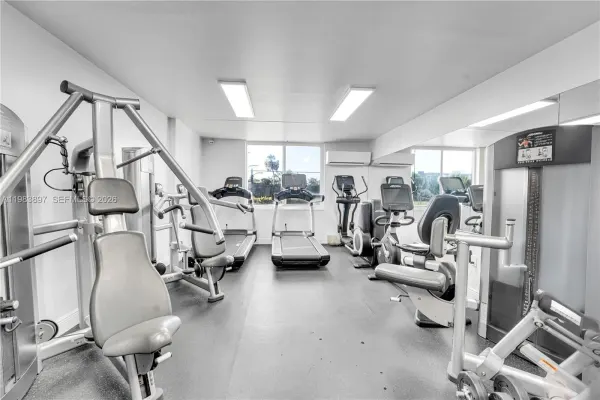919 Hillcrest Dr 210 210, Hollywood, FL 33021