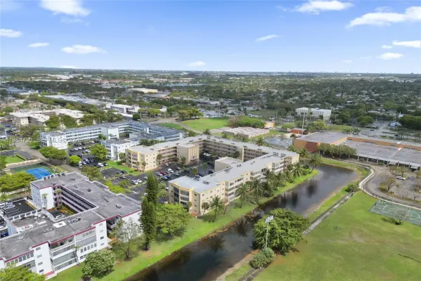 3940 NW 42nd Avenue, Unit 320, Lauderdale Lakes, FL, 33319