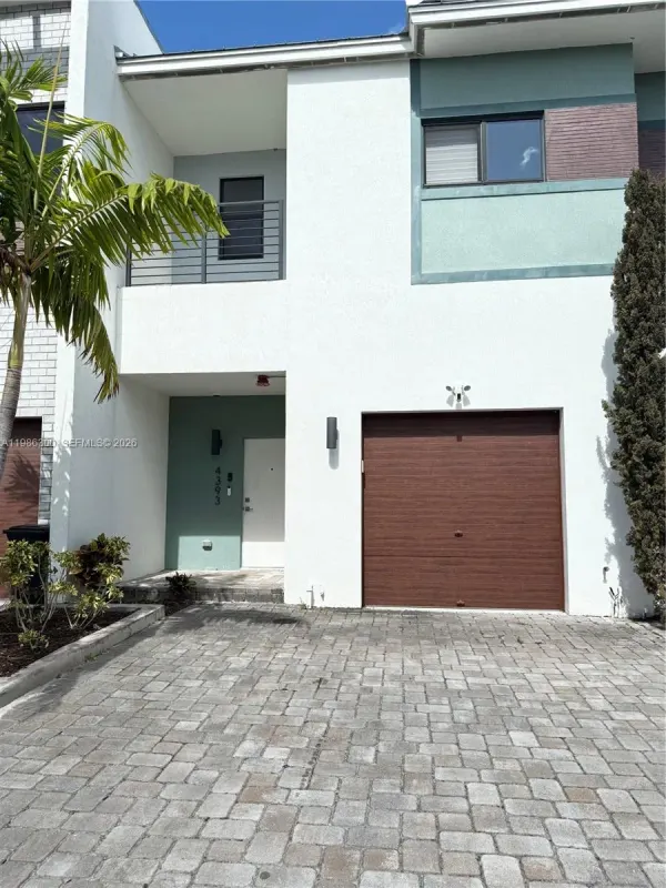 4393 NW 9th Street, Plantation, FL, 33317