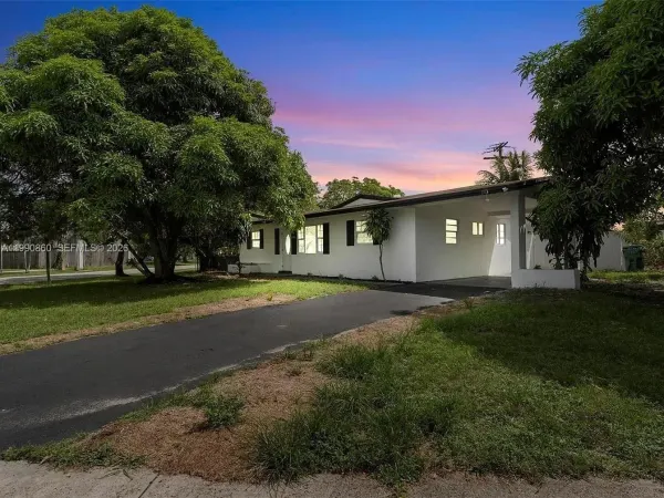 4900 NW 14th Street, Lauderhill, FL 33313