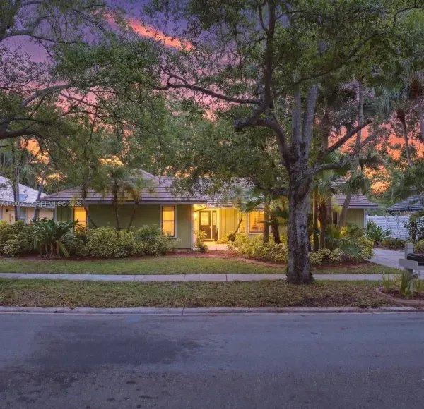 18546 Lake Bend Drive, Jupiter, FL 33458