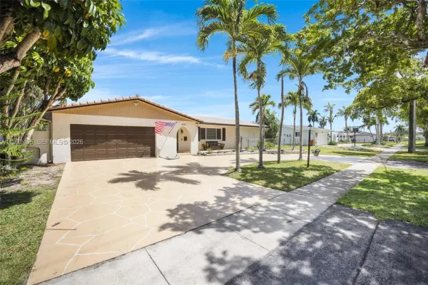6121 SW 16th Street, Plantation, FL 33317