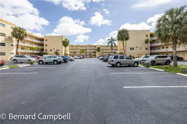 3940 NW 42nd Avenue 417, Lauderdale Lakes, FL 33319