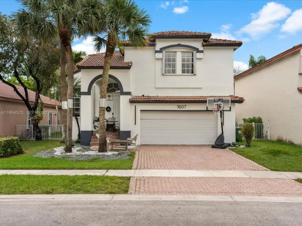 1607 SW 157th Avenue, Pembroke Pines, FL 33027
