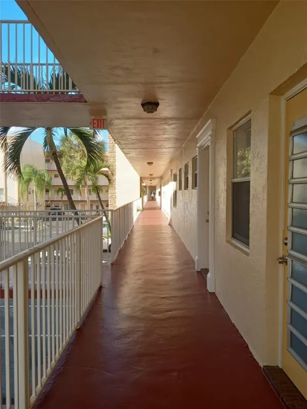 3940 NW 42nd Avenue, Unit 213, Lauderdale Lakes, FL, 33319
