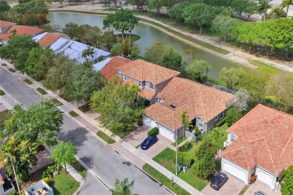 2441 E Aragon Boulevard, Unit 5, Sunrise, FL, 33313