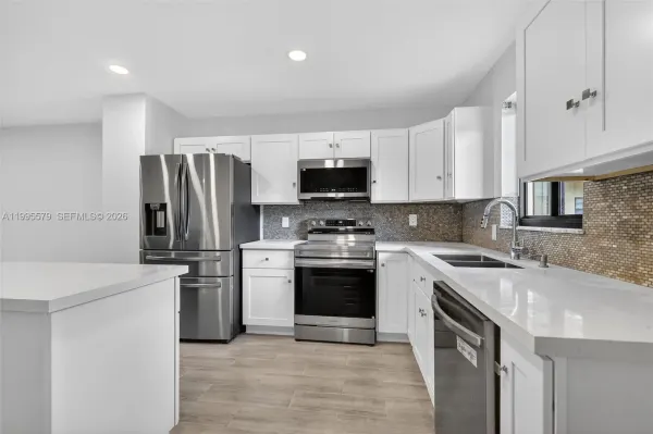 275 Gate Road 104, Hollywood, FL 33024