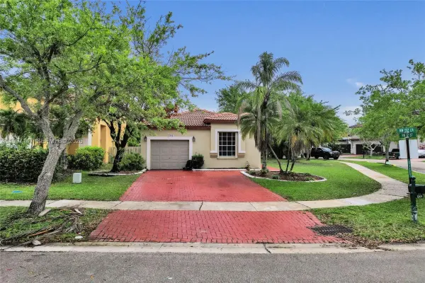 1201 NW 192nd Lane, Pembroke Pines, FL 33029