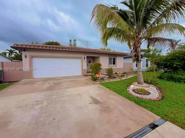 2720 NW 11th Street, Fort Lauderdale, FL 33311