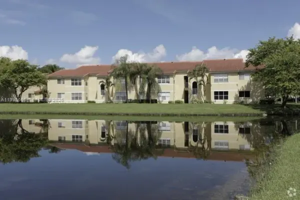 565 Vista Isles Drive, Unit 2024, Sunrise, FL, 33325