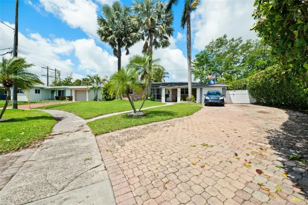 911 SW 51st Avenue, Plantation, FL, 33317