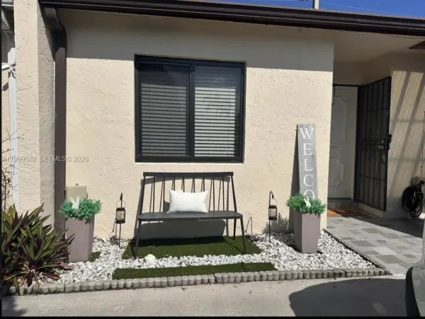 1751 NW 92nd Avenue, Pembroke Pines, FL 33024