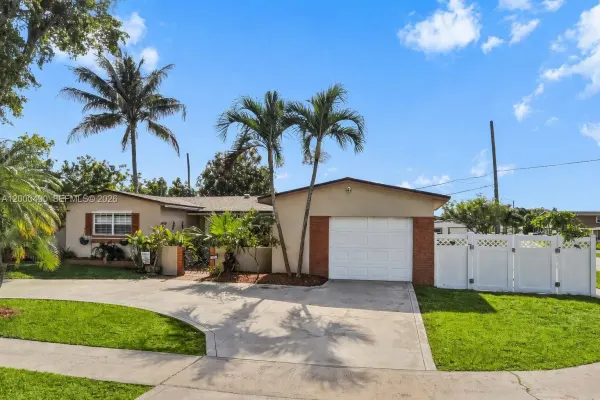 600 SW 67th Avenue, Pembroke Pines, FL 33023