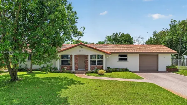 292 SW 52nd Avenue, Plantation, FL 33317