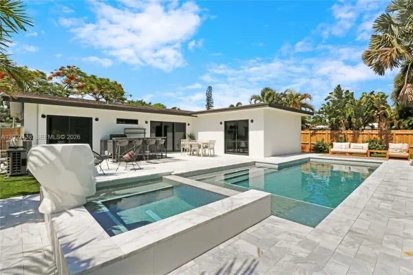 811 NE 17th Court, Fort Lauderdale, FL 33305