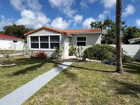 2471 Dewey Street, Hollywood, FL 33020