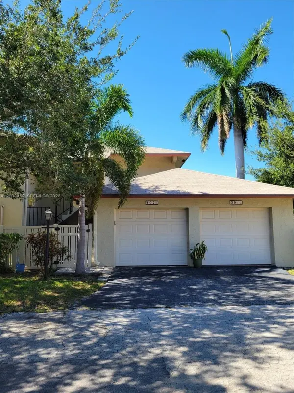 1821 NE 40th Court, Unit 302, Pompano Beach, FL, 33064