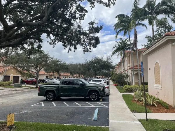 8831 S Isles Circle, Tamarac, FL, 33321