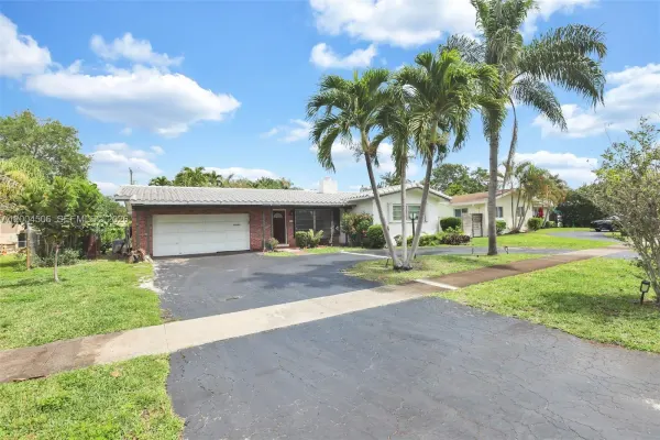 4201 Mckinley Street, Hollywood, FL 33021