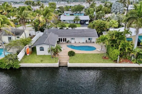 4800 NE 13th Terrace, Oakland Park, FL 33334