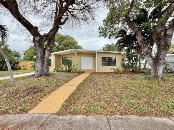 1421 NE 40th Court, Pompano Beach, FL 33064