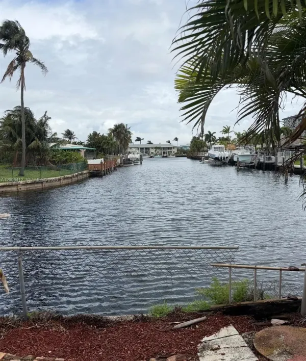 933 SE 10th Court, Pompano Beach, FL, 33060