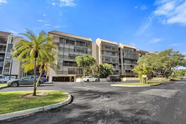 2806 N 46th Avenue D637, Hollywood, FL 33021