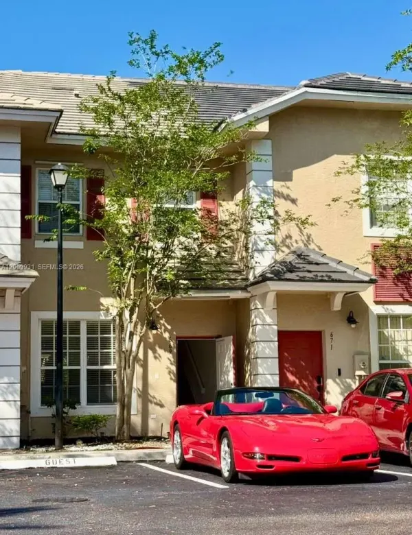 669 NW 42nd Avenue, Plantation, FL 33317
