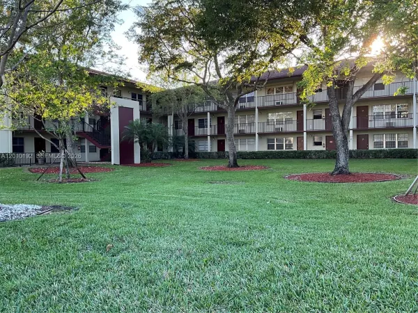 150 SW 134th Way, Unit 304r, Pembroke Pines, FL, 33027