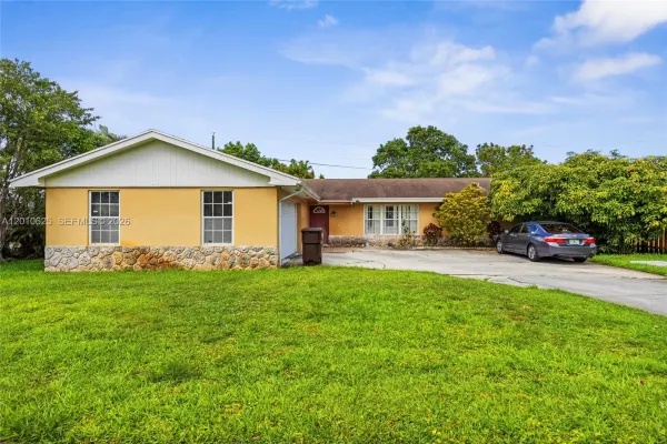 1831 Hiltonia Circle, West Palm Beach, FL 33407