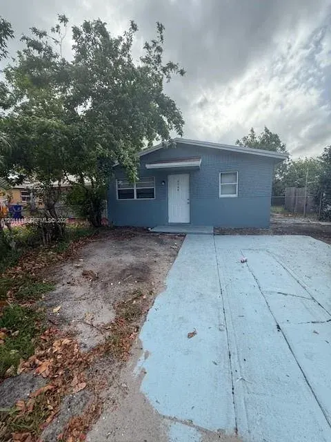 2131 NW 26th Avenue, Fort Lauderdale, FL 33311