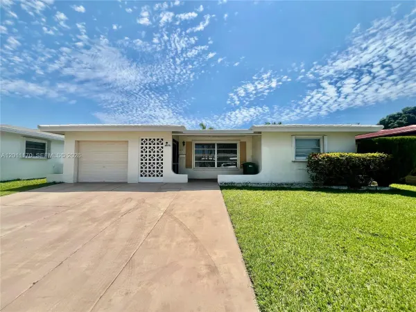 4402 NW 43rd Terrace, Tamarac, FL 33319