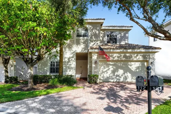 117 Palm Circle, Atlantis, FL 33462