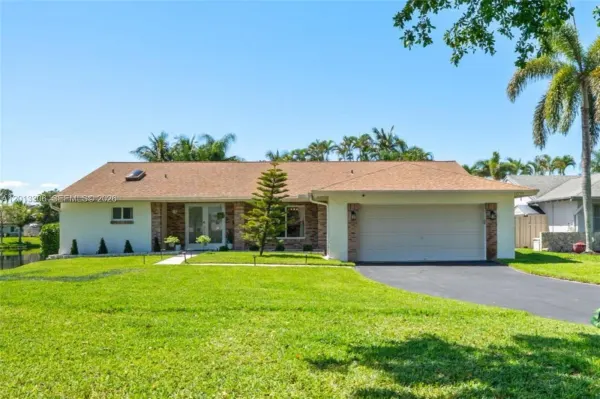 13750 Green Cove Place, Davie, FL 33325