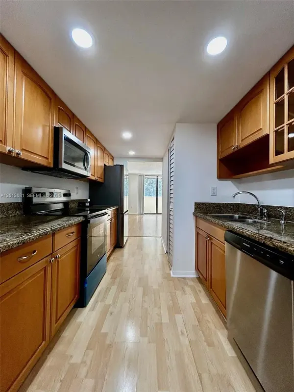 7451 NW 16th Street, Unit 304, Plantation, FL, 33313