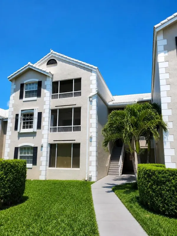 2890 N Oakland Forest Drive, Unit 203, Oakland Park, FL, 33309