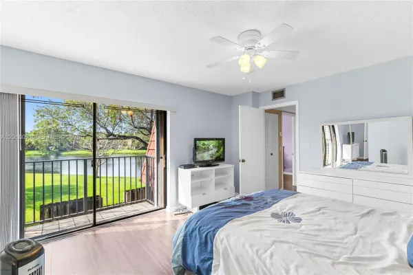 9950 NW 6th Place, Plantation, FL, 33324