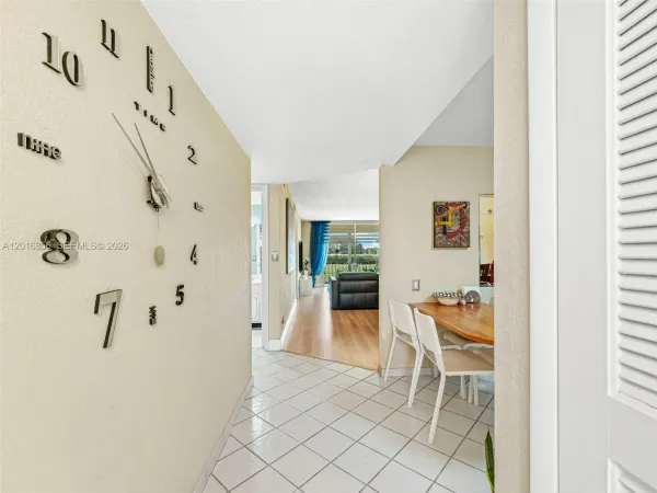 9820 S Hollybrook Lake Drive, Unit 208, Pembroke Pines, FL, 33025