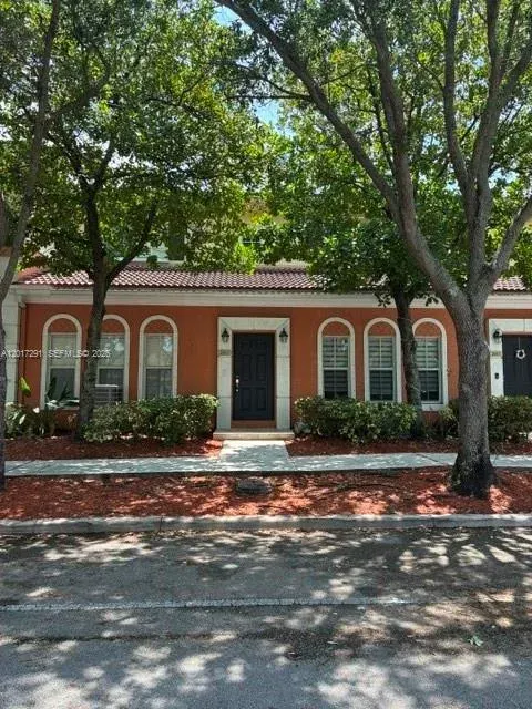 2551 SW 99th Way, Miramar, FL 33025