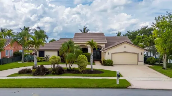 19831 NW 4th Street, Pembroke Pines, FL, 33029