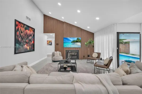 136 Greens Road, Hollywood, FL 33021