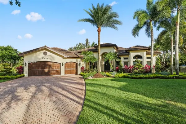 10018 Laurel Road, Davie, FL 33328