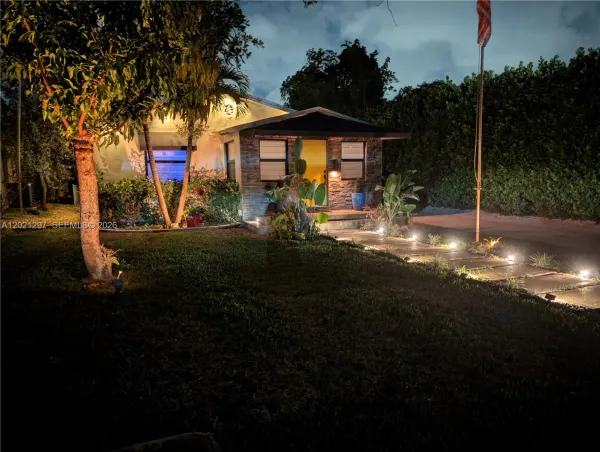 2460 Jackson Street, Hollywood, FL 33020