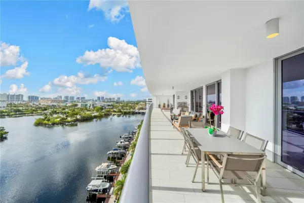 1180 N Federal Hwy 1002, Unit 1002, Fort Lauderdale, FL, 33304