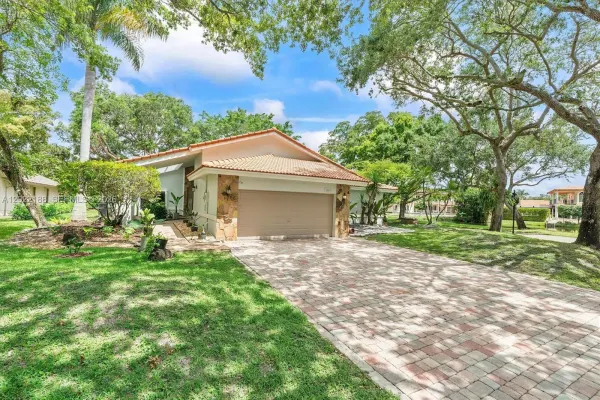 1001 SW 93rd Avenue, Plantation, FL 33324