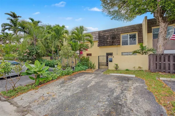 3764 SW 60th Terrace, Unit 15, Davie, FL, 33314
