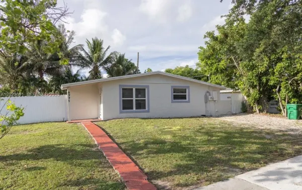 5771 SW 38th Court, Davie, FL 33314