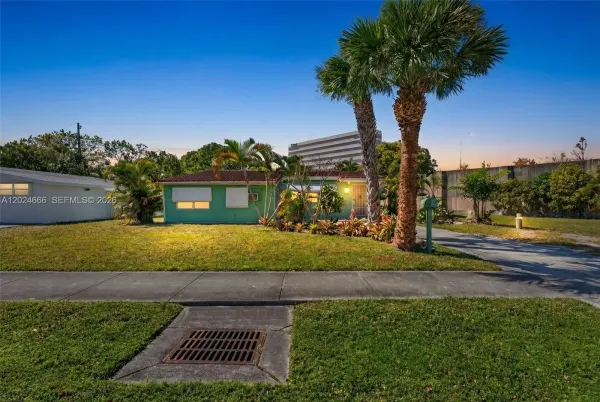 5931 NE 1st Avenue, Oakland Park, FL, 33334