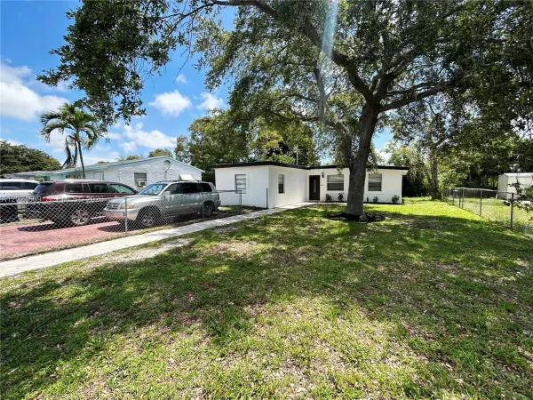 404 NW 18th Avenue, Fort Lauderdale, FL 33311