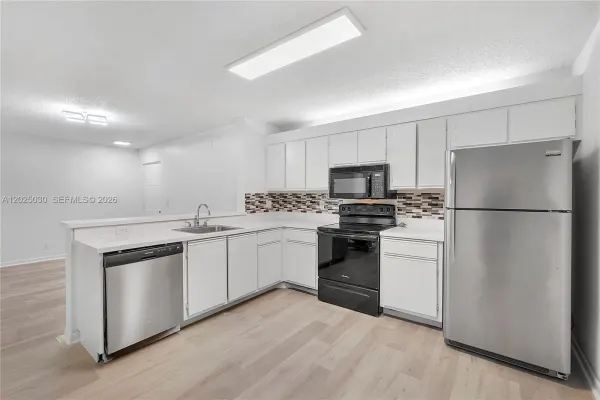 5661 Riverside Drive, Unit 103b7, Coral Springs, FL, 33067